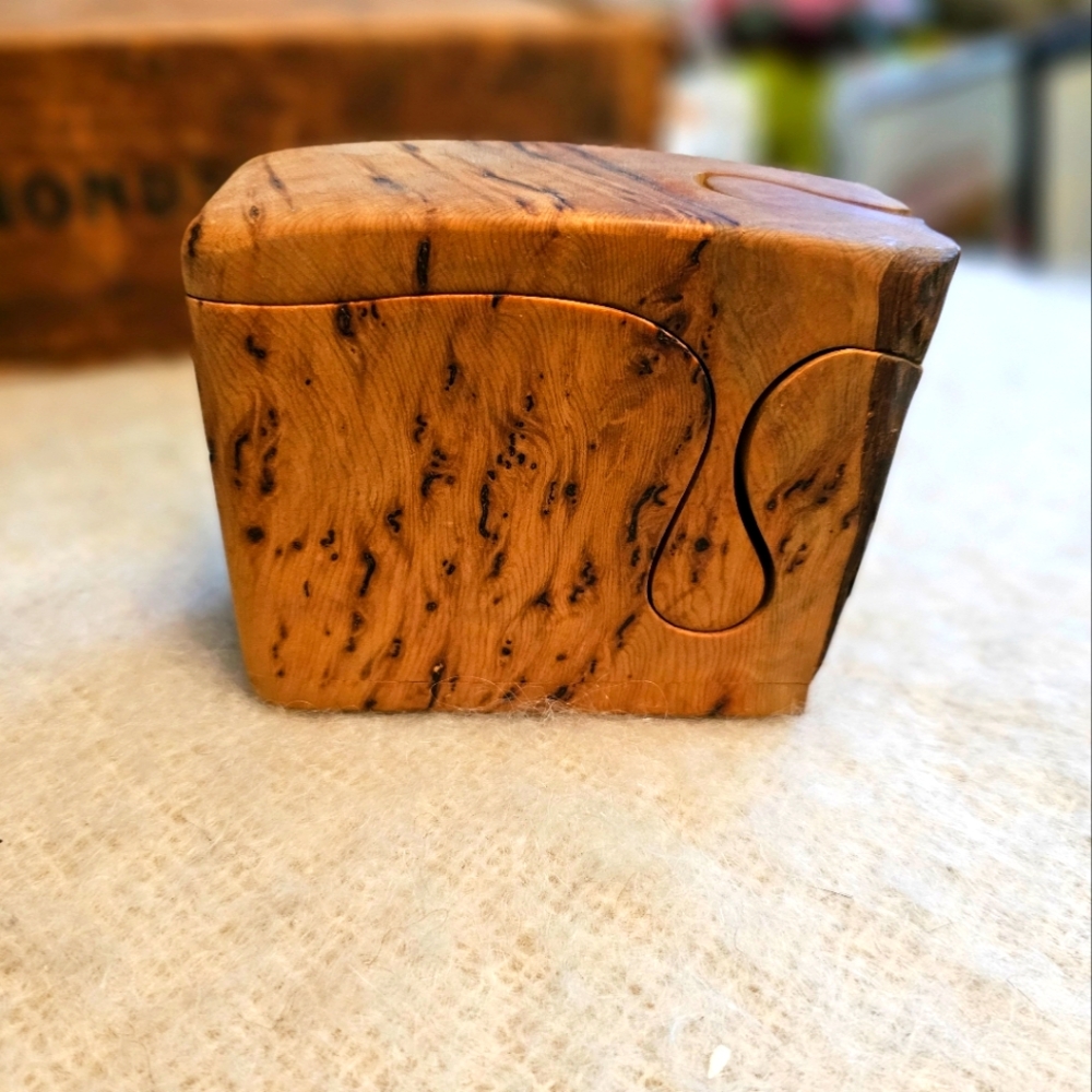 Vintage Boogie Beach Puzzle Box